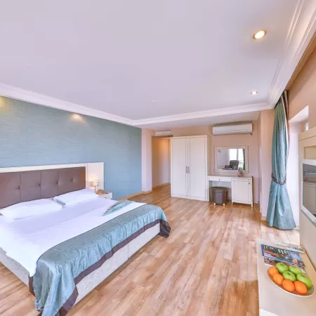 Buyukada Princess Hotel Meydan Manzarali Deluks Oda 13