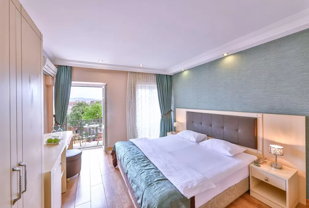 büyükada princess hotel meydan manzarali oda