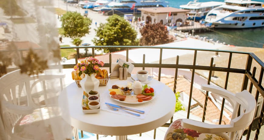 Princess Deniz Manzarali Oda