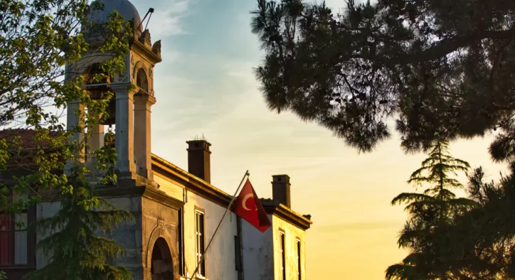 Büyükada Aya Yorgi Kilisesi: Hikayesi, Tarihi ve İnanç Rehberi