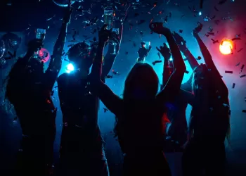 Büyükada Eğlence Mekanları - Barlar ve Gece Kulüpleri