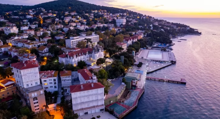 Büyükada İsmini Nereden Almıştır? Bizans'tan Günümüze Büyükada İsmi